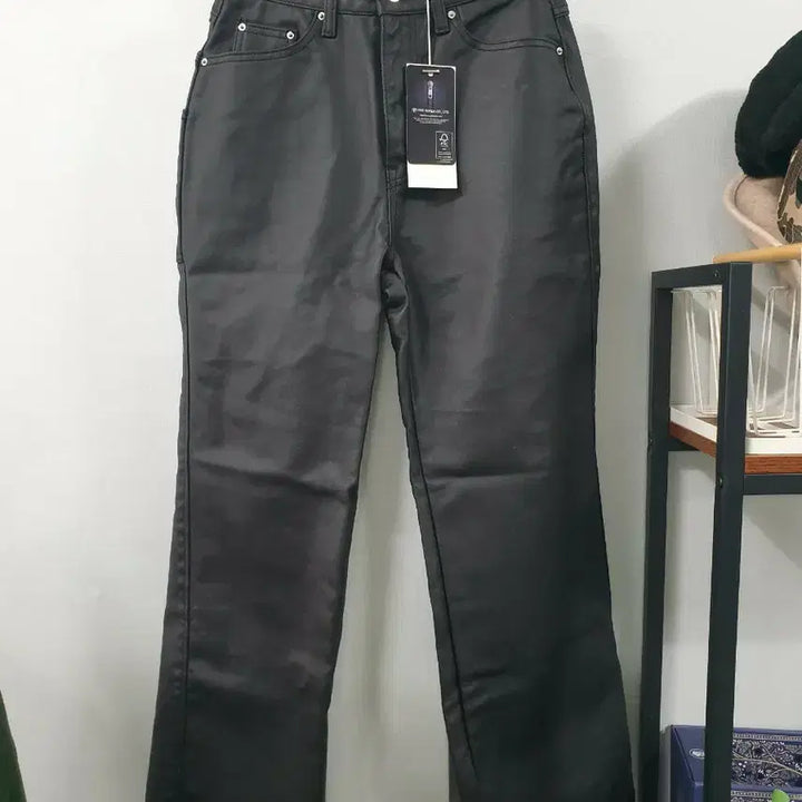 [BUNJANG] Black Coated Jeans Bootcut S Size / *미사용* unless 블랙 코팅진 부츠컷 새상품 S