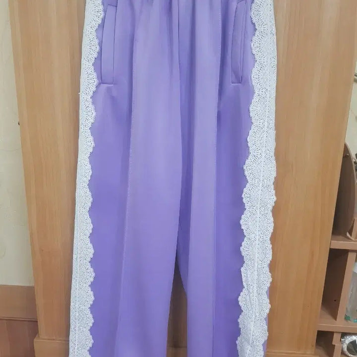 [BUNJANG] Lavender Lace Training Pants (Size 55) / 라벤더 레이스 트레이닝 팬츠(55)미사용