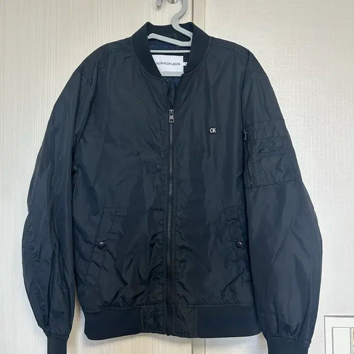 [BUNJANG] Calvin Klein Black Bomber Jacket M / 캘빈클라인 블랙 봄버 자켓 100