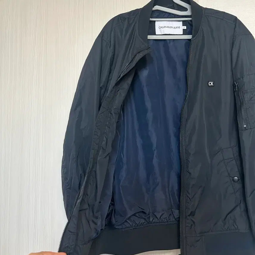 [BUNJANG] Calvin Klein Black Bomber Jacket M / 캘빈클라인 블랙 봄버 자켓 100