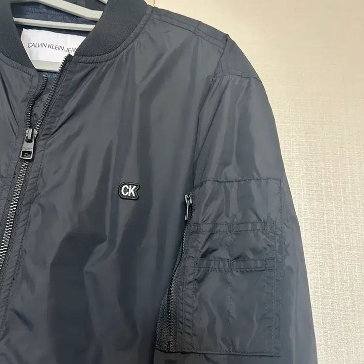 [BUNJANG] Calvin Klein Black Bomber Jacket M / 캘빈클라인 블랙 봄버 자켓 100