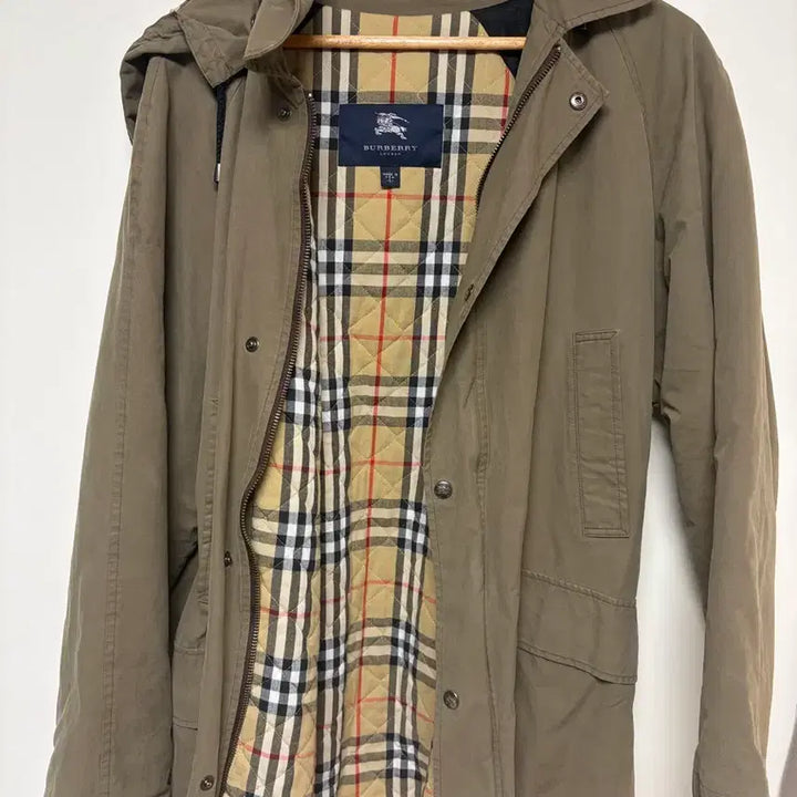 [BUNJANG] Burberry Quilted Lining Hooded Field Jacket / 버버리 퀼팅 안감 후드 야상코트