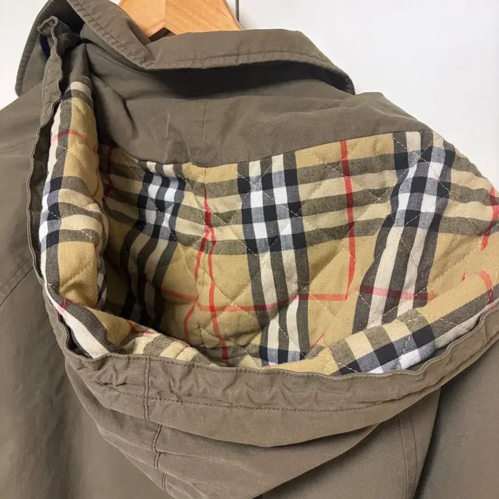 [BUNJANG] Burberry Quilted Lining Hooded Field Jacket / 버버리 퀼팅 안감 후드 야상코트