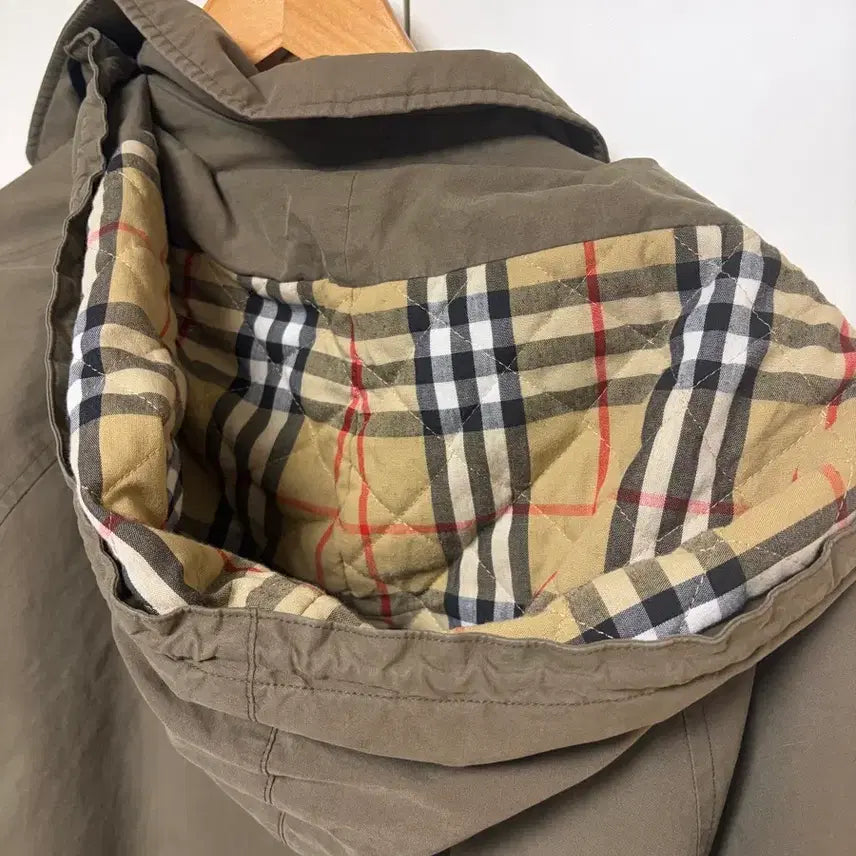 [BUNJANG] Burberry Quilted Lining Hooded Field Jacket / 버버리 퀼팅 안감 후드 야상코트