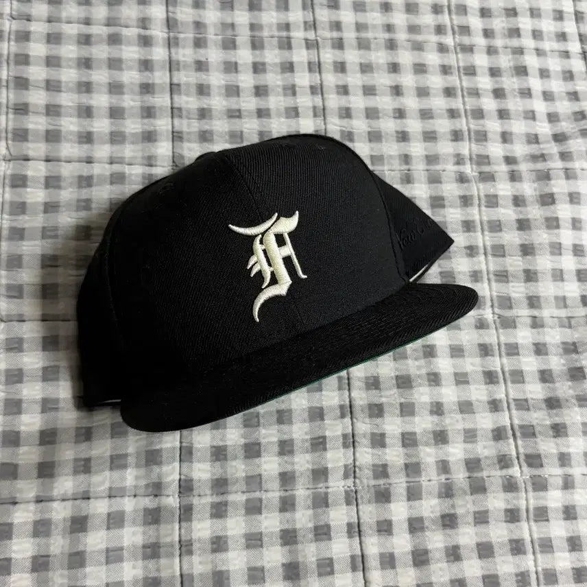 [BUNJANG] New Era Fear of God Essentials Snapback Black / (7/38) 뉴에라 피어오브갓 에센셜 스냅백 블랙