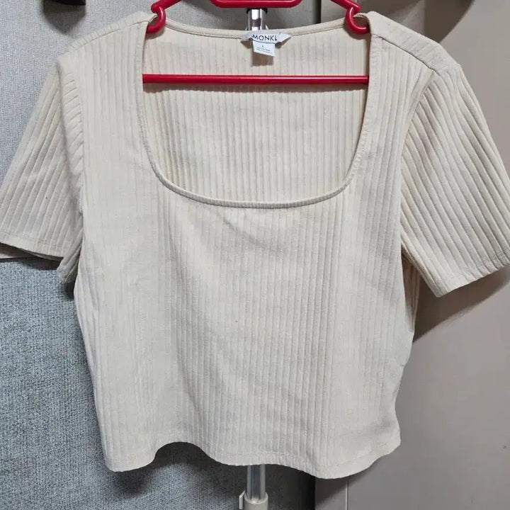 [BUNJANG] MONKI Ivory Ribbed Short Sleeve T-Shirt - Size L / MONKI 몬키 아이보리 골지 반팔티 L