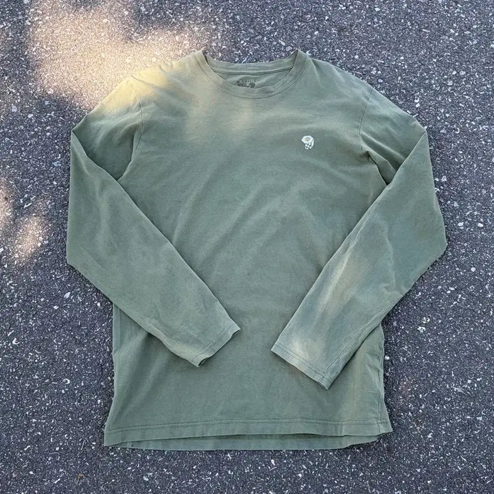 [BUNJANG] 00s Mountain Hardwear Long Sleeve T-Shirt Khaki L / 00s 마운틴 하드웨어 롱슬리브 카키 티셔츠 L (103)