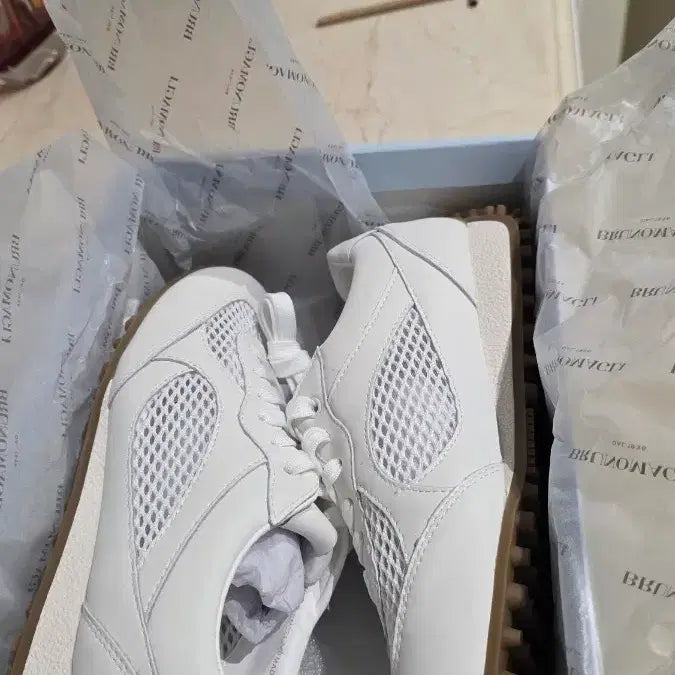 [BUNJANG] Bruno Magli White Mesh Sneakers / 브루노말리 화이트 메쉬 스니커즈 새상품
