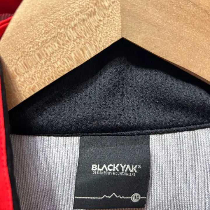 [BUNJANG] Black Yak Red Windbreaker Hooded Jacket Jumper Size 110 / 블랙야크 빨간색 바람막이 후드 자켓 점퍼 110사이즈