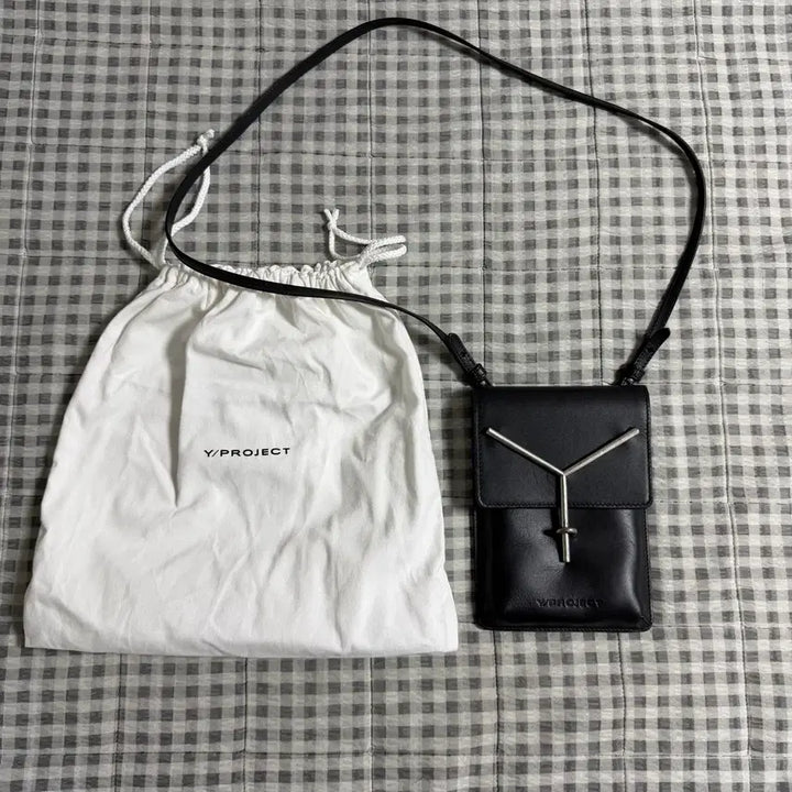 [BUNJANG] Y Project Y-Logo Leather Crossbody Bag OS / (OS) 와이프로젝트 Y로고 레더 크로스백