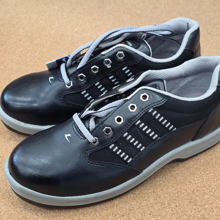 [BUNJANG] Lecaf Safety Work Shoes/Sneakers Size 270 (Unworn) / 르까프 270사이즈 안전 작업화, 운동화 미착용 새상품