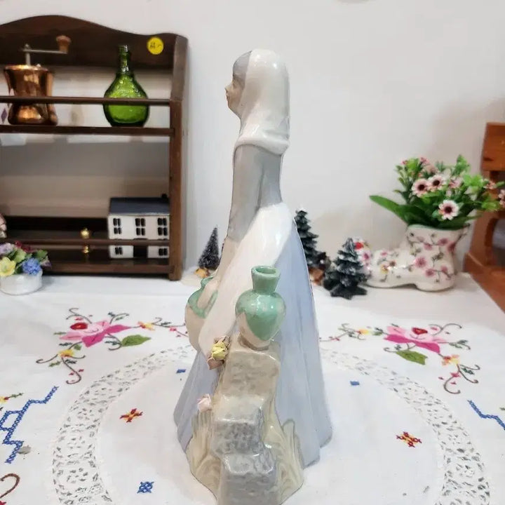 [BUNJANG] Vintage Spanish Valencia Figurine / 빈티지 스페인 발렌시아 피겨린