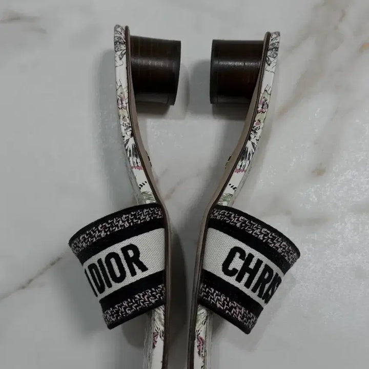 [BUNJANG] Dior Dway Mule Shoes Size 37 (240) / 디올 정품 디웨이 뮬 37(240)