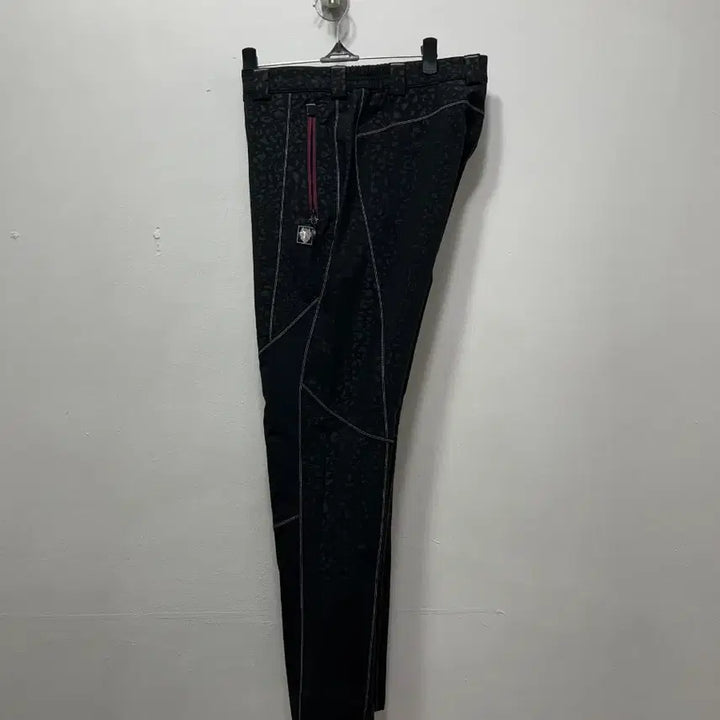 [BUNJANG] Black Leopard Pattern Training Pants Size 29 / 블랙 레오파드 패턴 트레이닝 바지 29사이즈