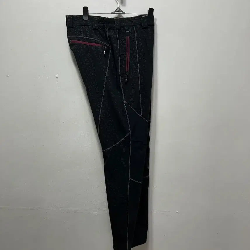 [BUNJANG] Black Leopard Pattern Training Pants Size 29 / 블랙 레오파드 패턴 트레이닝 바지 29사이즈