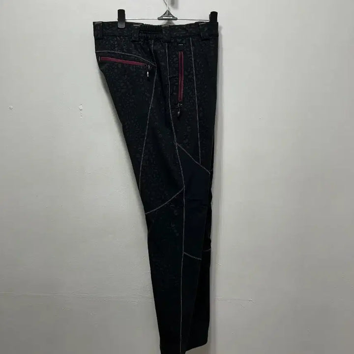 [BUNJANG] Black Leopard Pattern Training Pants Size 29 / 블랙 레오파드 패턴 트레이닝 바지 29사이즈