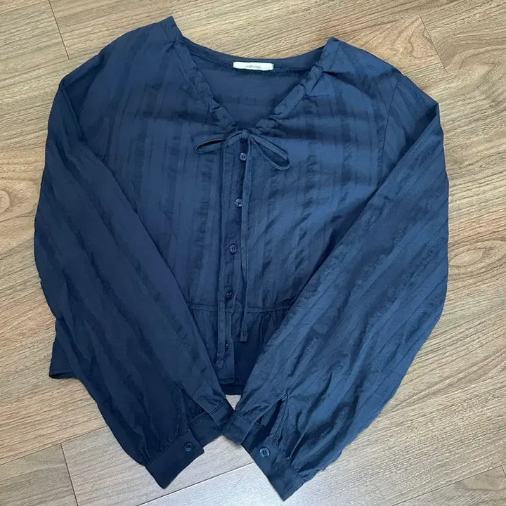 [BUNJANG] Mellounge Ver. Shirring Ribbon String Blouse / 멜라운지 베르 셔링 리본 스트링 블라우스