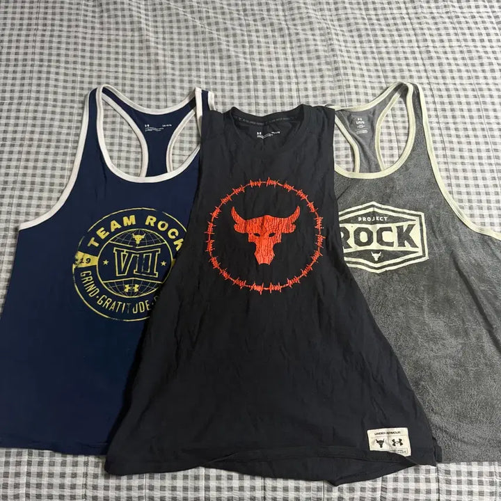 [BUNJANG] Under Armour Project Rock Sleeveless Tank Top Set (3 Items) / (L) 언더아머 프로젝트 락 슬리브리스 헬스 나시 3 종