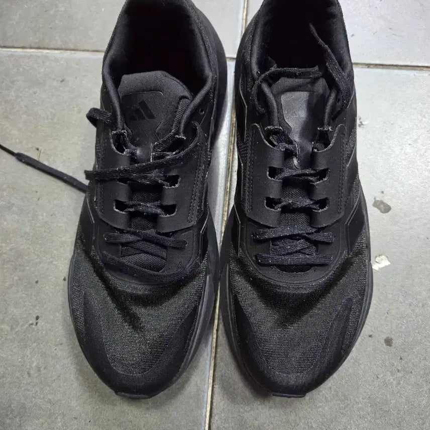 [BUNJANG] Adidas All Black Sneakers (Size 280) / 아디다스 올블랙 운동화280
