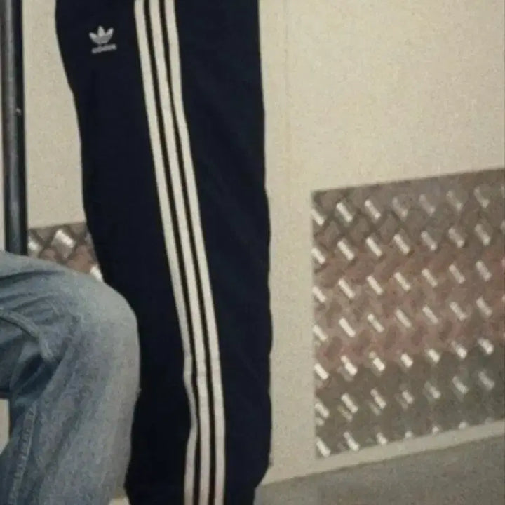 [BUNJANG] Adidas Woven FBIRD Track Pants (IT2501) - Black, Size M / 아디다스 우븐 트랙팬츠 판매합니다