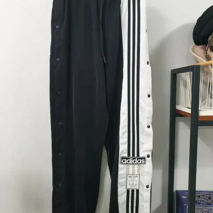 [BUNJANG] Adidas 3-Stripes Black Snap Button Track Pants XS / 아디다스 삼선 블랙 트랙 바지 스냅버튼 XS