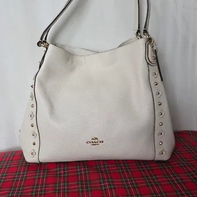 [BUNJANG] Coach Leather Shoulder Bag with Flower Stud Detail / 코치가방