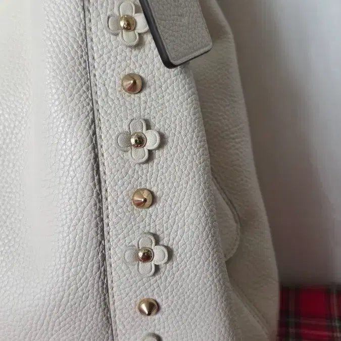 [BUNJANG] Coach Leather Shoulder Bag with Flower Stud Detail / 코치가방
