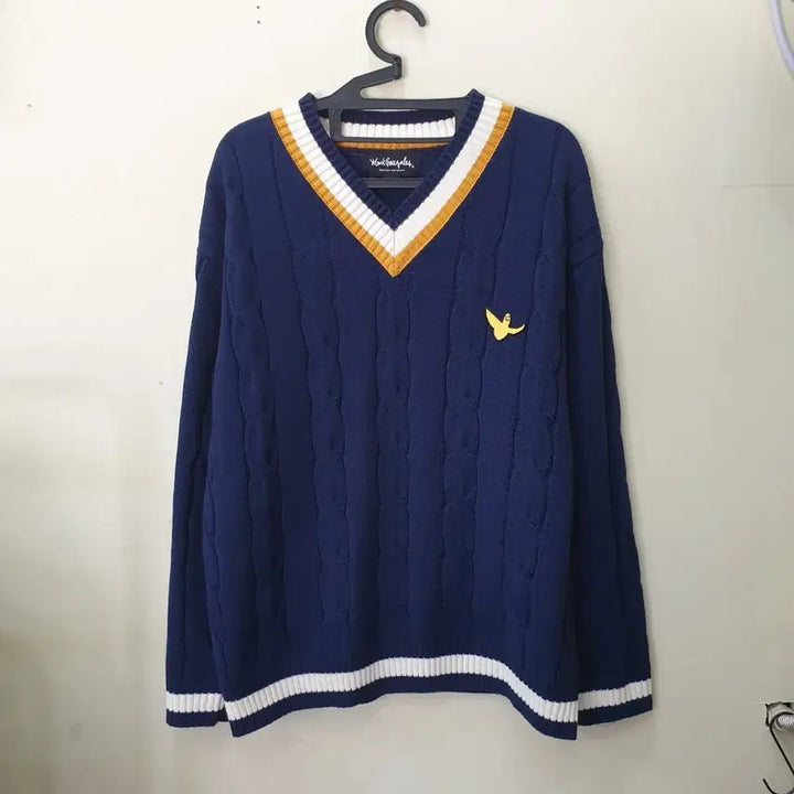 [BUNJANG] Mark Gonzales Angel Applique Cable V-Neck Knit Sweater (Small) / [SMALL] 마크곤잘레스 엔젤 와펜 케이블 브이넥 니트 스웨터
