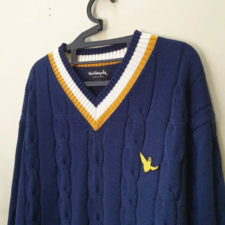 [BUNJANG] Mark Gonzales Angel Applique Cable V-Neck Knit Sweater (Small) / [SMALL] 마크곤잘레스 엔젤 와펜 케이블 브이넥 니트 스웨터