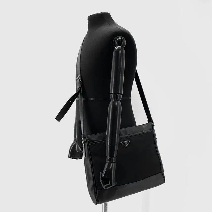 [BUNJANG] Prada Triangle Logo Messenger Bag / 프라다 삼각로고 메신저백