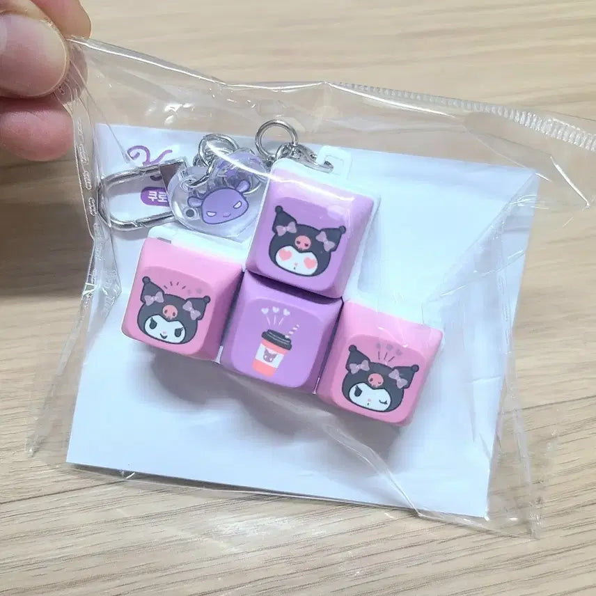 [BUNJANG] Seven Eleven Kuromi Keycap Keyring / 세븐일레븐 쿠로미 방향키 키캡키링