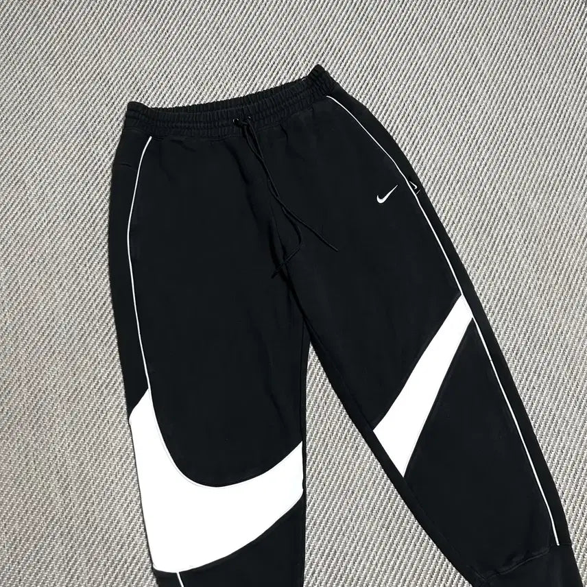 [BUNJANG] Nike Big Swoosh Jogger Pants Black/White XL / [XL] Nike 나이키 검/흰 빅스우시 조거팬츠