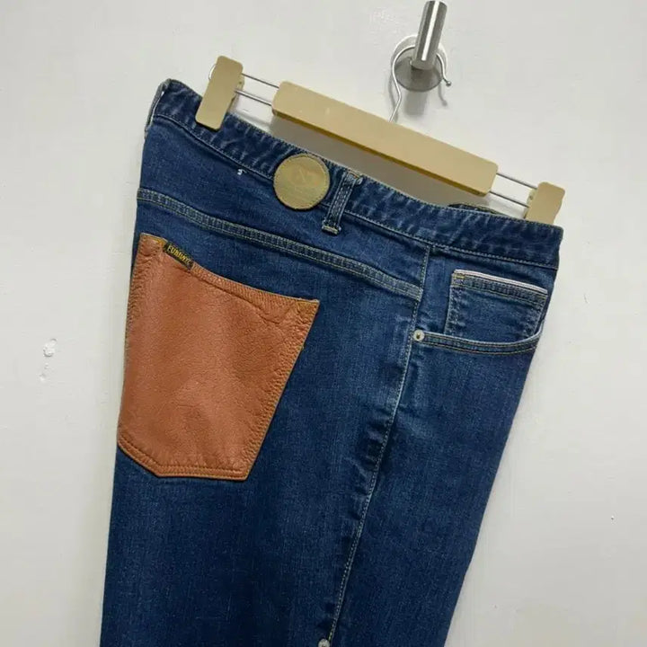 [BUNJANG] Fubu Leather Patch Denim Jeans XL / 후부 가죽 패치 데님 청바지 XL
