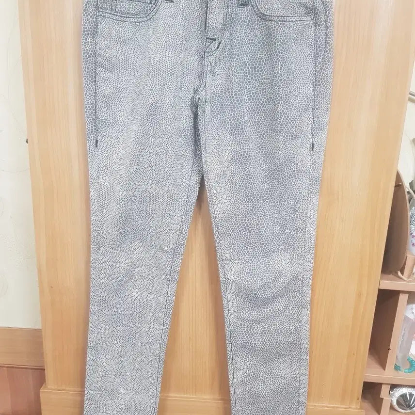 [BUNJANG] Vampire Print Skinny Jeans / 뱀피무늬 스키니진(24)