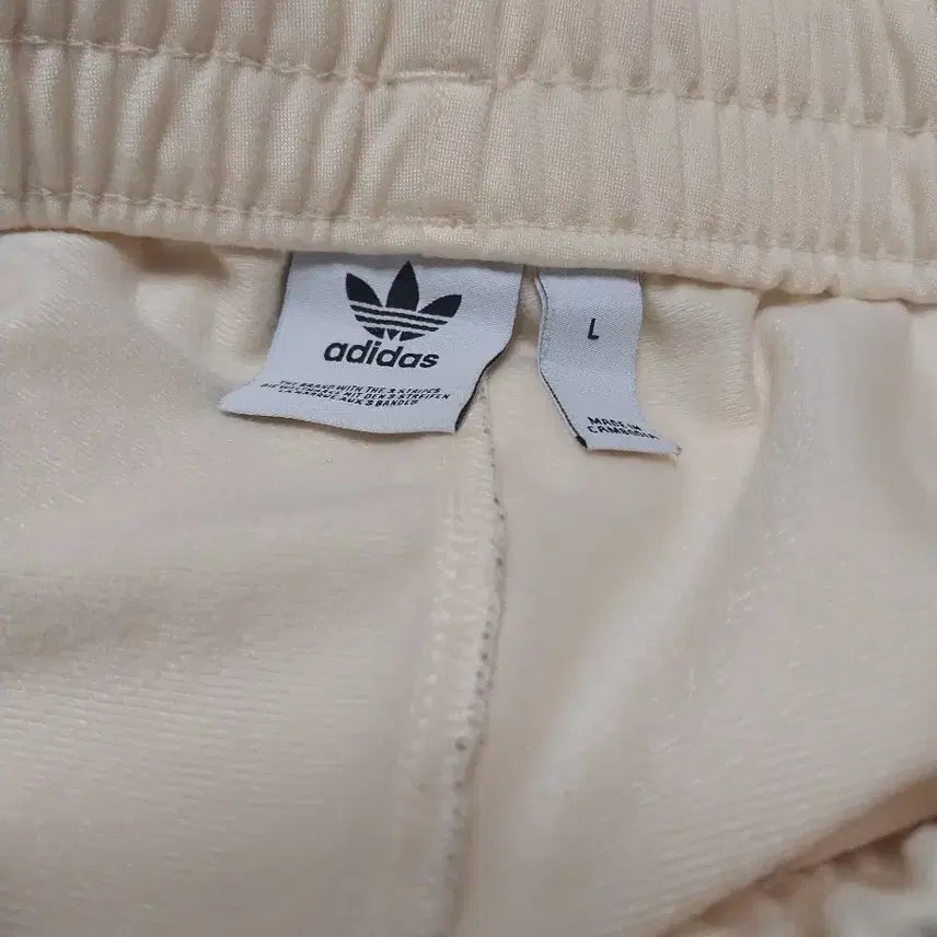 [BUNJANG] Adidas 3-Stripes Shorts Yellow L / 아디다스 3선 반바지 L