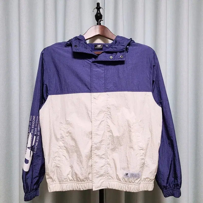 [BUNJANG] New Balance Hooded Windbreaker Jacket / 뉴발란스 후드 바람막이