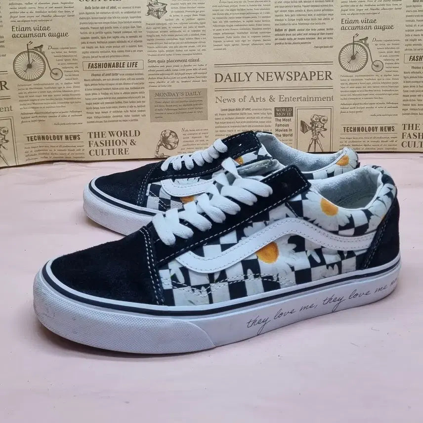 [BUNJANG] Vans Old Skool Love Me Sneakers / 반스 올드스쿨 러브미 스니커즈 245