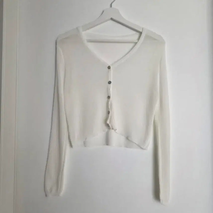 [BUNJANG] White V-Neck Cropped Cardigan / 화이트 브이넥 크롭 가디건