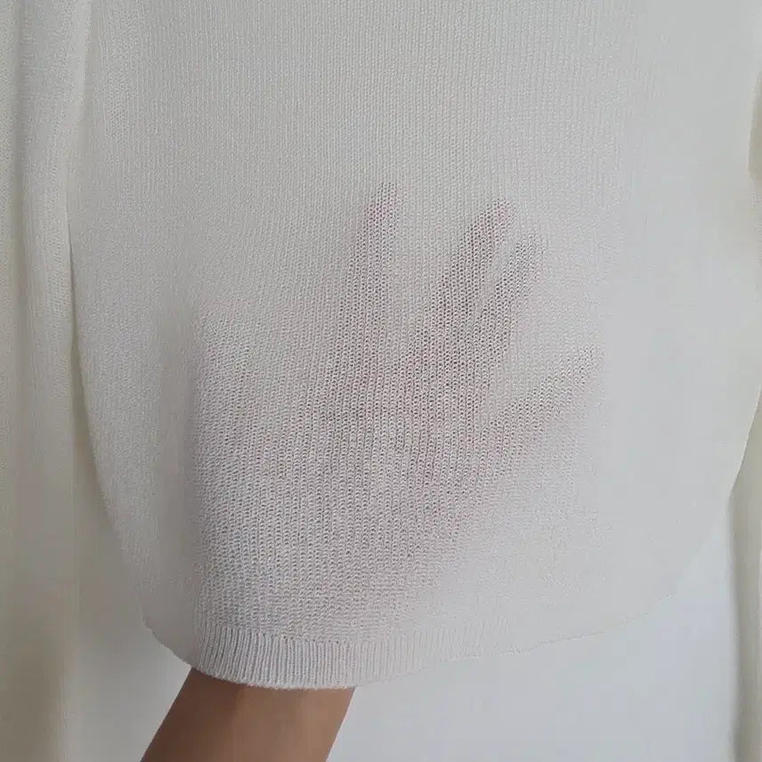 [BUNJANG] White V-Neck Cropped Cardigan / 화이트 브이넥 크롭 가디건