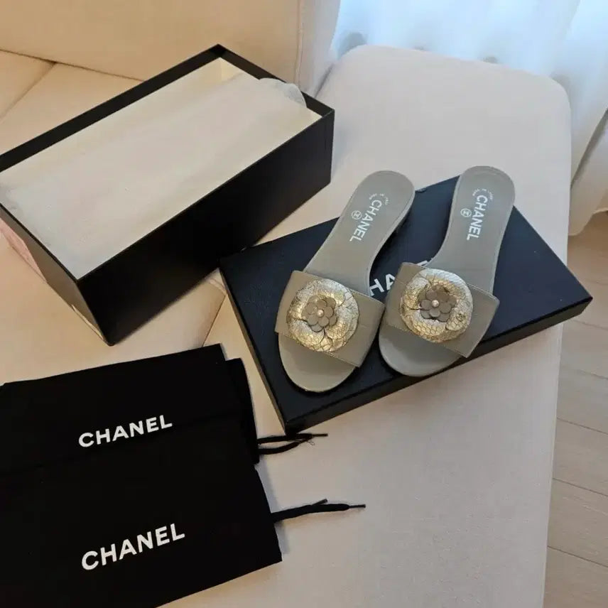 [BUNJANG] Chanel Camellia Sandals/Slippers / 샤넬 카멜리아 샌들(슬리퍼)