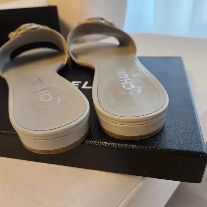 [BUNJANG] Chanel Camellia Sandals/Slippers / 샤넬 카멜리아 샌들(슬리퍼)
