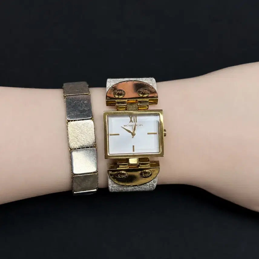 [BUNJANG] Michael Kors Gold Case &amp; Beige Jacquard Strap Watch / Michael Kors 골드 케이스 &amp; 베이지 자카드 스트랩 워치