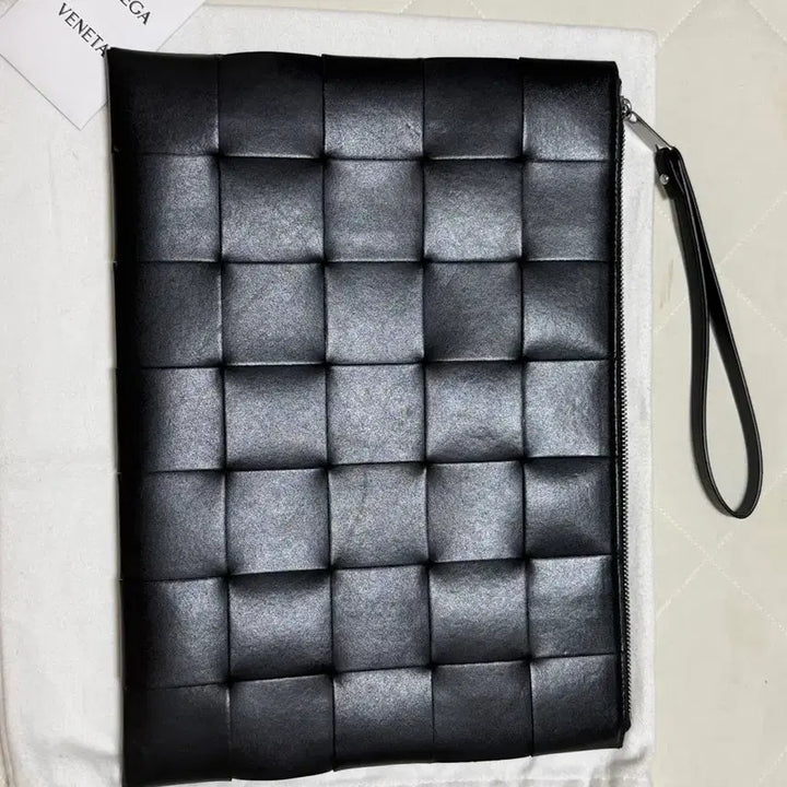 [BUNJANG] Bottega Veneta Cassette Clutch Bag L Black / 보테가베네타 카새트 클러치백 L