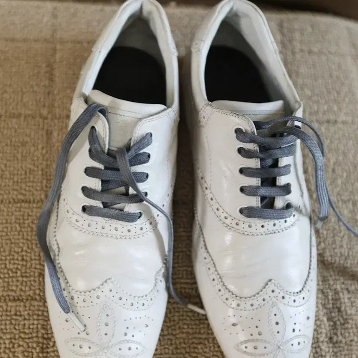 [BUNJANG] Louis Vuitton Classic European Style Wingtip Leather Shoes (US 8-8.5) / 서부 보안관 느낌 나는 루이비통 올드 슈즈 한 켤레
