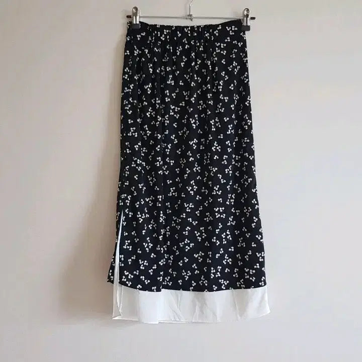 [BUNJANG] Floral Pattern Long Skirt Black / 플라워패턴 롱 스커트 블랙