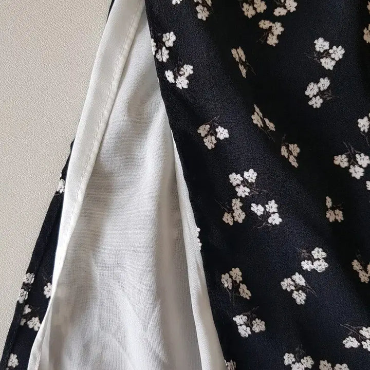 [BUNJANG] Floral Pattern Long Skirt Black / 플라워패턴 롱 스커트 블랙