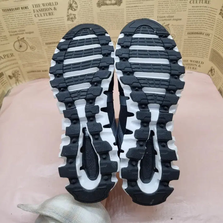 [BUNJANG] Reebok ZIGWILD Sneakers Size 250 / 리복 직와일드 운동화250