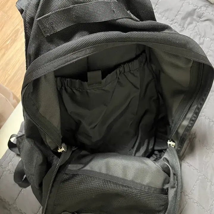 [BUNJANG] Gregory Daypack Backpack Black / 그레고리 데이팩 블랙