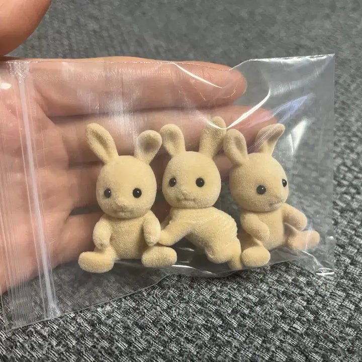 [BUNJANG] Sylvanian Families Old Cottontail Rabbit Twins with Knitted Outfits / 실바니안 올드 귀접토끼 쌍둥이