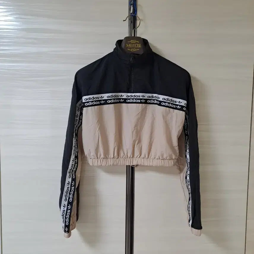 [BUNJANG] Adidas Cropped Half-Zip Windbreaker Black/Beige / 아디다스 크롭 반집업바람막이 블랙/베이지